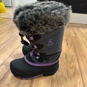 Kamik girls winter boots.